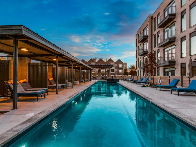 Lenox Lake Highlands Apartments