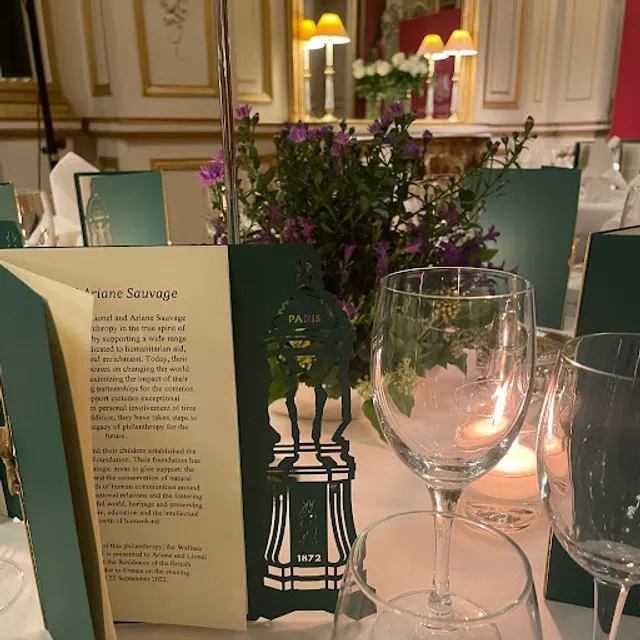 Mon Souvenir de Paris by Atelier Pato