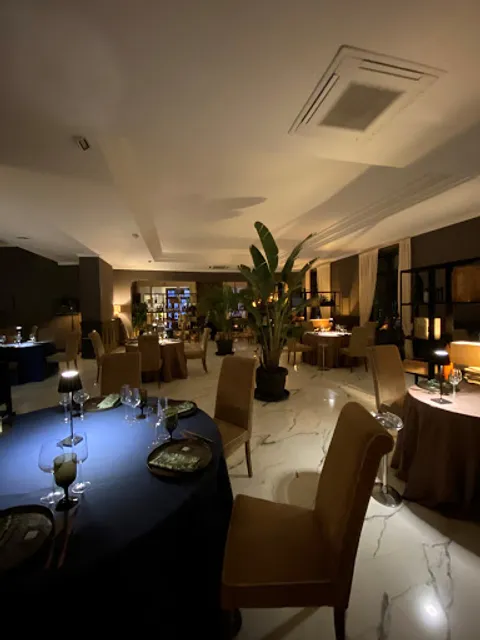 ERRE - Restaurant & Rooftop