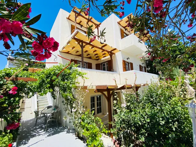 Accommodation in Milos island / Ageri-Milos boutique studios&suites.