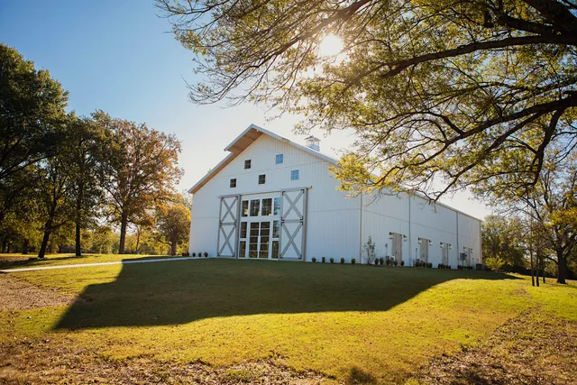 Cottonwood Barn Wedding Venue