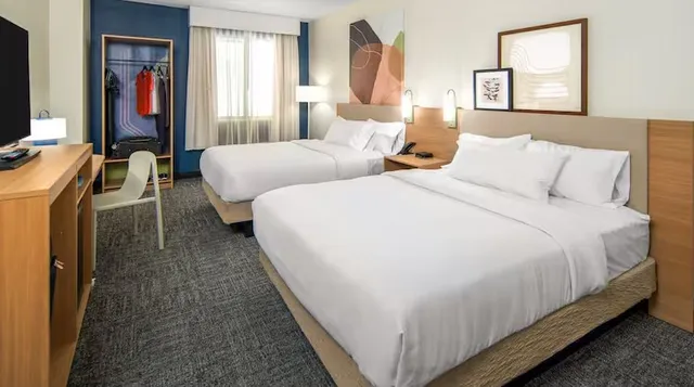 Spark by Hilton Lexington Hamburg