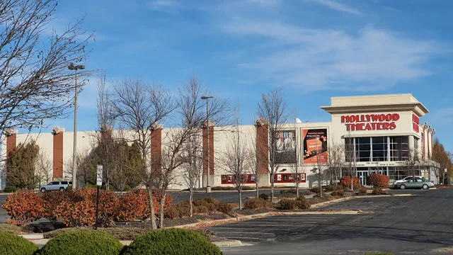 Regal Hollywood - St. Joseph