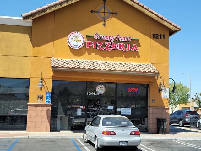 Grumpy Toms Pizzeria - San Jacinto