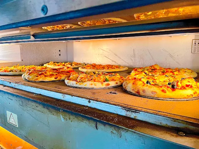 LINA’S BRICKOVEN NEWYORK PIZZA, CHENNAI