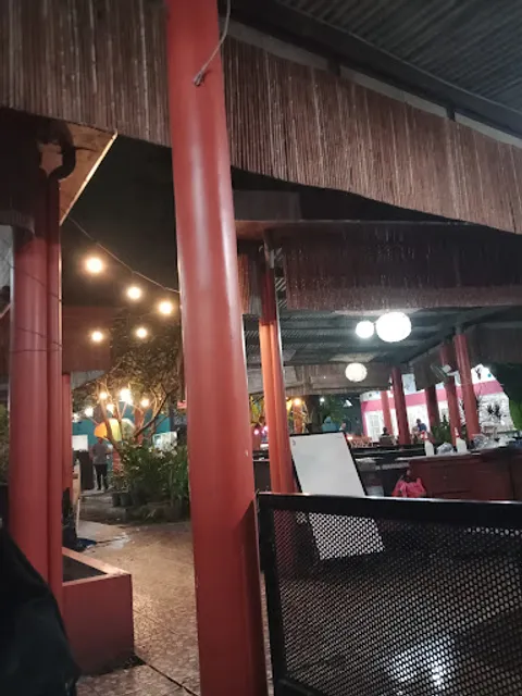 Warung Apung Rahmawati Lontar