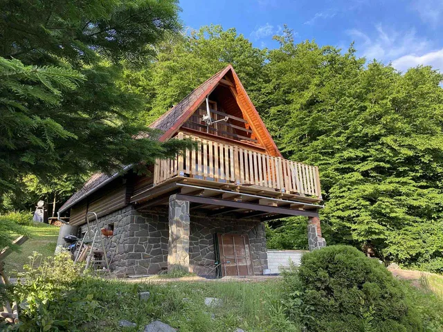 Chata Uprostřed Lesa