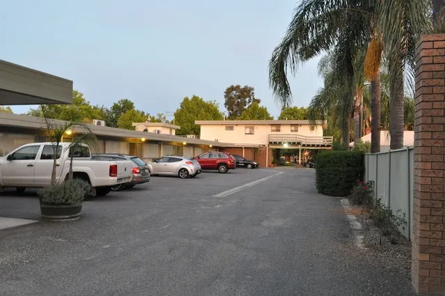 Albury Burvale Motor Inn