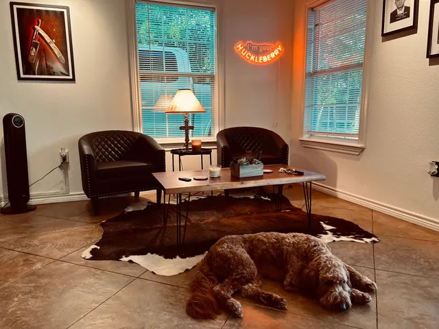 The Pearl Handle Barbershop