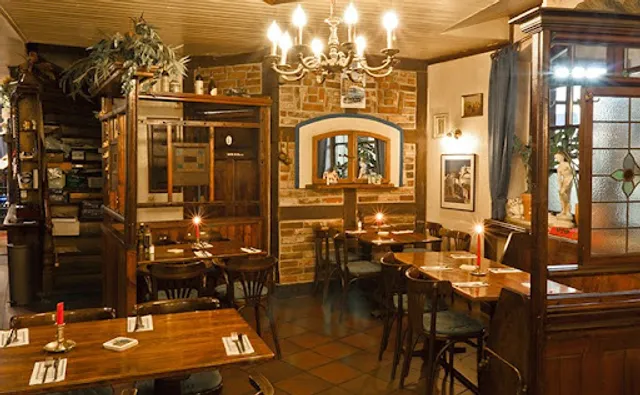 Plaka Griechisches Wein-Restaurant