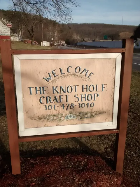 Knot Hole Craft Shop
