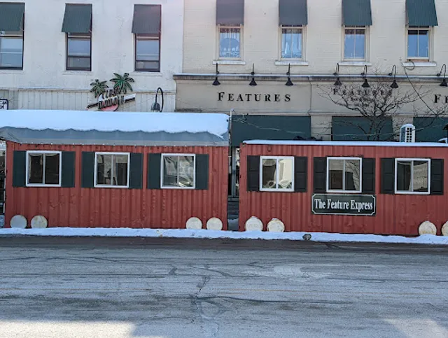 Features Bar & Grill