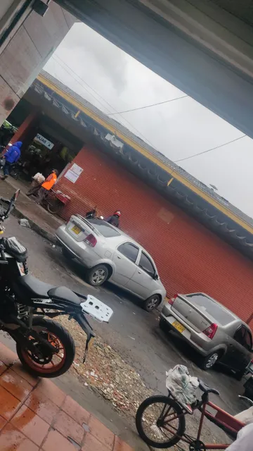 Mercados FRUTAS Y VERDURAS y Algo Más