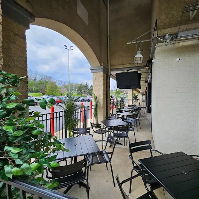 Hotshots Sports Bar and Grill Brunswick, OH