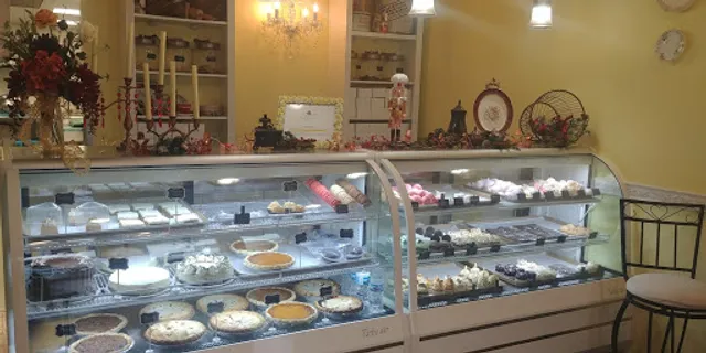 Rother's Just Desserts/Prelude Coffee