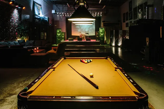 N8 Glass Music & Art Studio