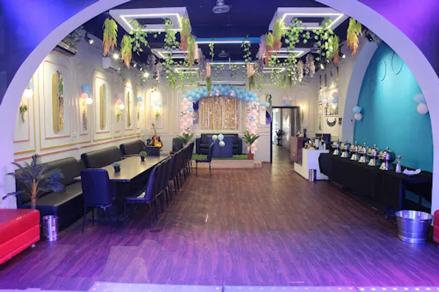 The Luxurious Cafe, Lounge & Restaurant