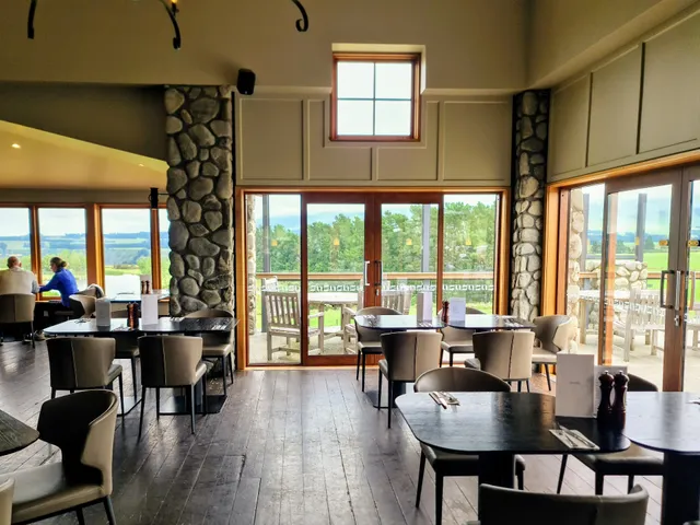 The Clubhouse - Restaurant