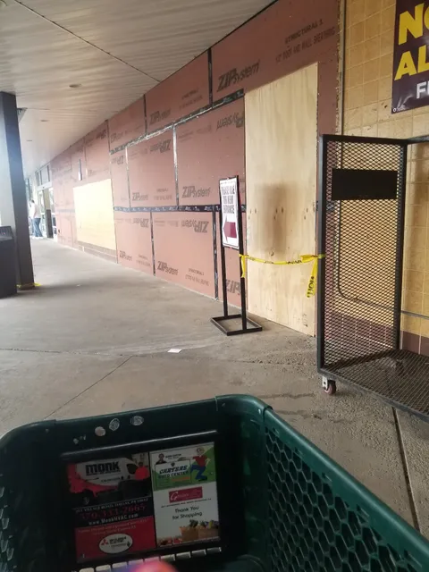 Insalaco's Shopping Center