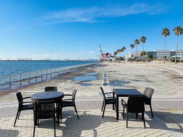 feel dining cafe & sea