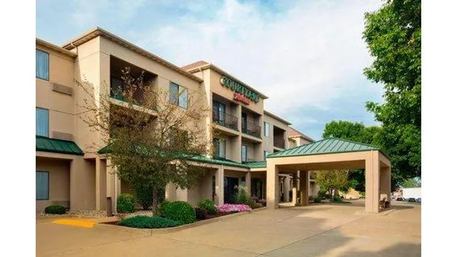 Courtyard by Marriott Champaign