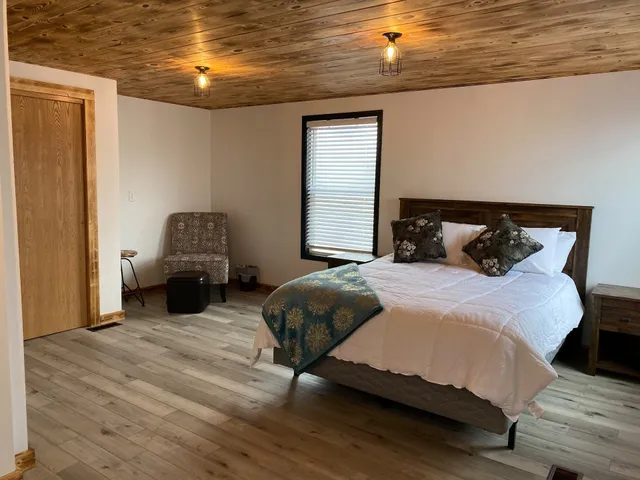 The Hideaway in Gibbon