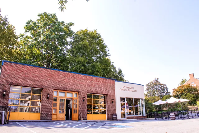 Mt.Defiance Cidery & Distillery
