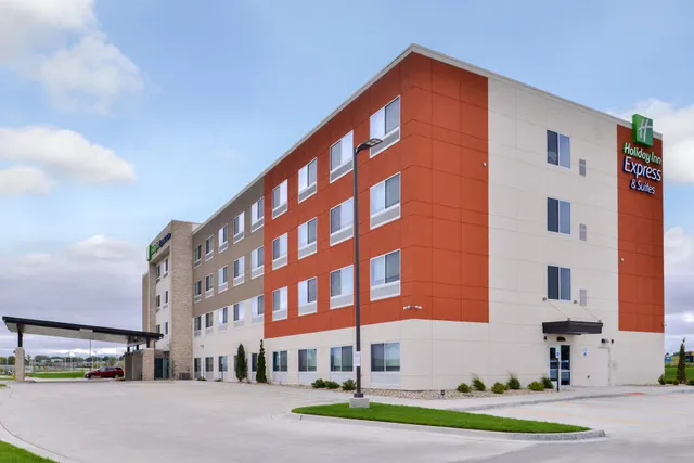 Holiday Inn Express & Suites Lee's Summit - Kansas City by IHG