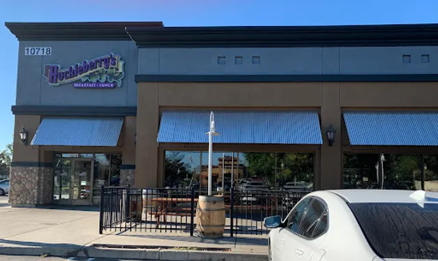 Huckleberry's Breakfast & Lunch