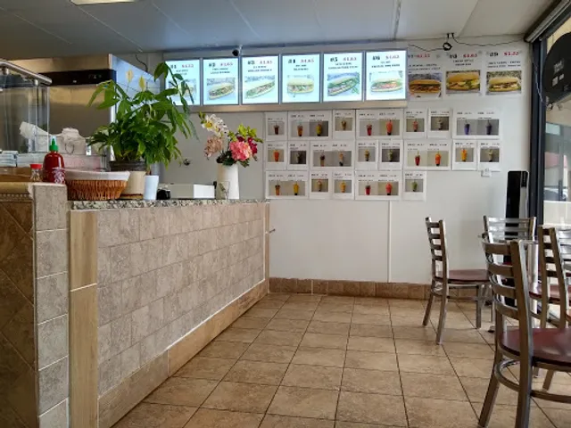 Lo Banh Mi Viet Hot Bread