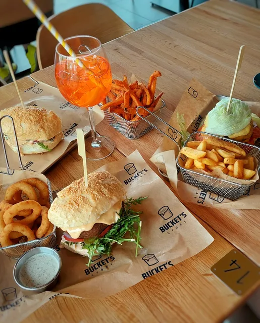 Burgery Bucket's Story Sosnowiec