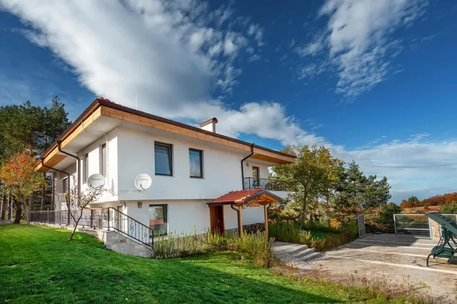 Къща за гости “ВИЛА МАРИНОВИ”