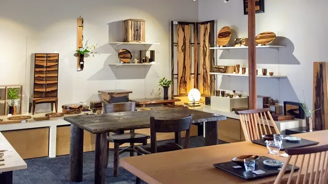 おかや木芸 家具と出雲黒柿