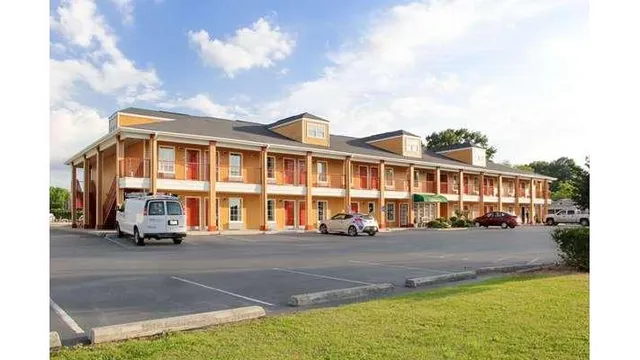 Quality Inn Albertville US 431