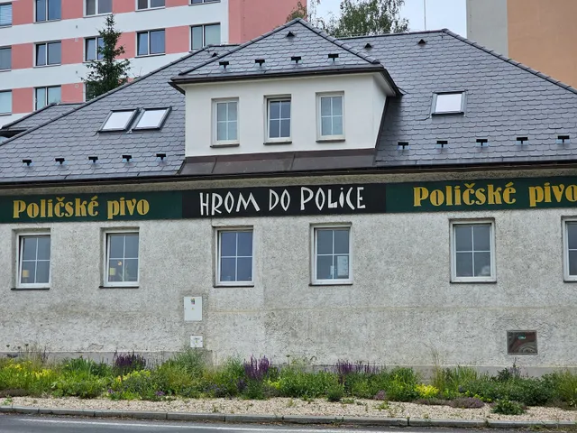 Hrom do police