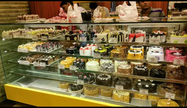 Merwans Cake Stop