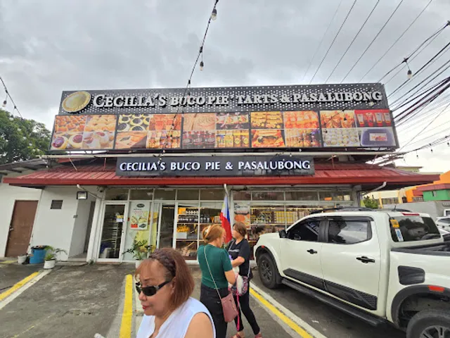 Cecilia's Buco Pie & Pasalubong - Puting Kahoy