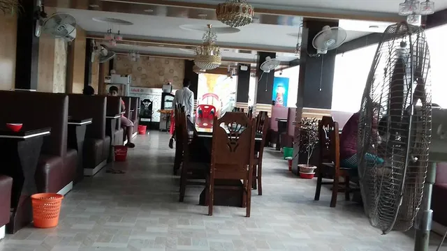 Salti Cafe & Restaurant