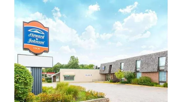 Howard Johnson by Wyndham Tillsonburg