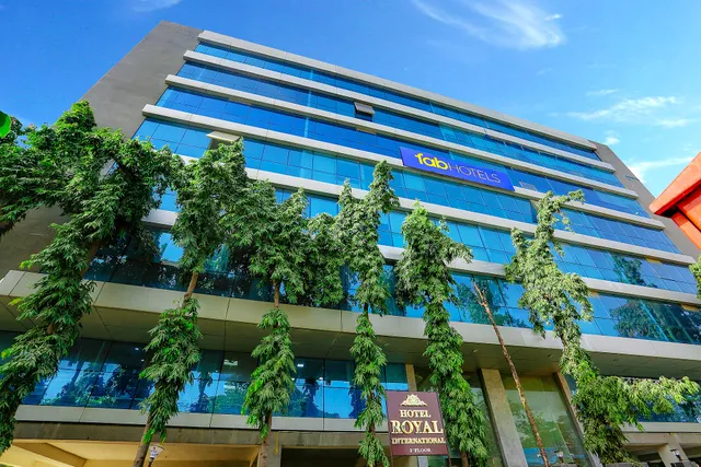 FabHotel Royal International - Hotel in Andheri East, Mumbai