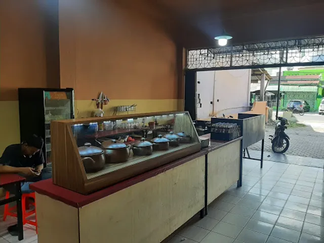 Gudeg Jogja Bu Ari Cab. Medan Area Selatan