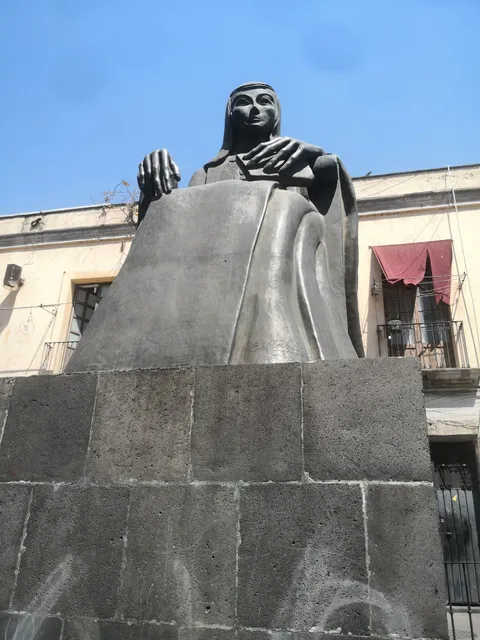 Monumento a Sor Juana Inés de la Cruz