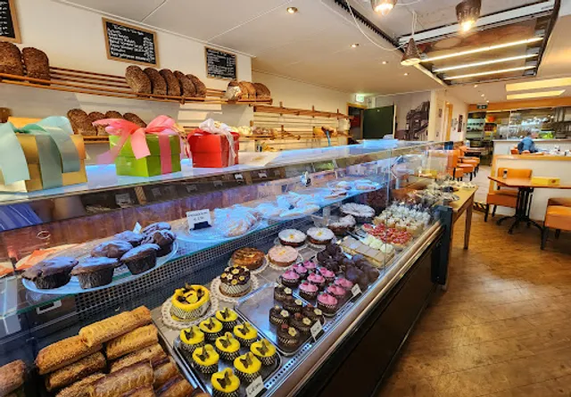 Hofje Van Noman Scheveningen B.v. 🍞