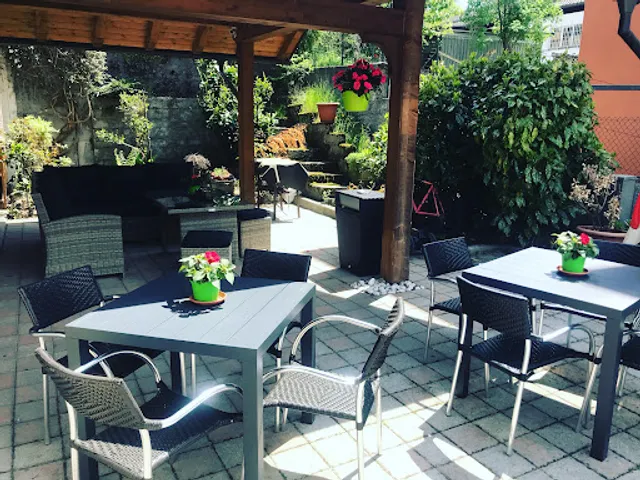 Bar tabacchi giornali di Anna e Jessica