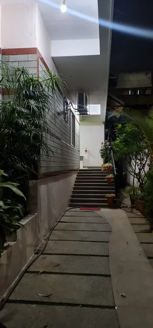 Fern leaf service apartment