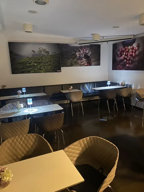 Kavarna in slaščičarna Na trgu