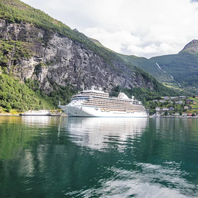 Luxury Cruise Connections