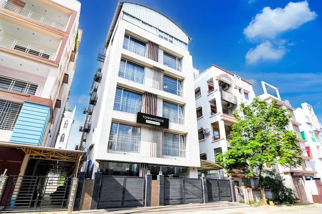 Super Townhouse New Town formerly Krish Residency