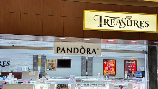 Pandora Jefferson Mall
