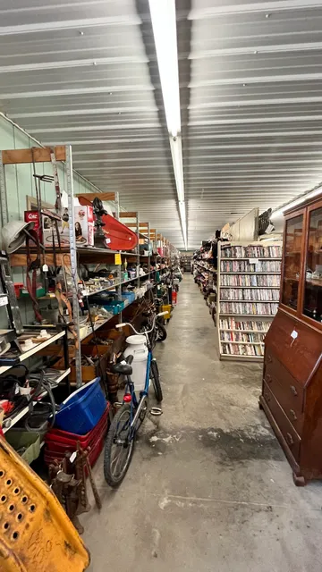 Ravena Barn Flea Market